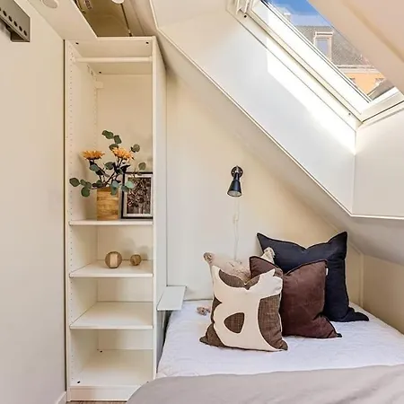 Cozy & Modern In Historic Area Of Bergen! דירה