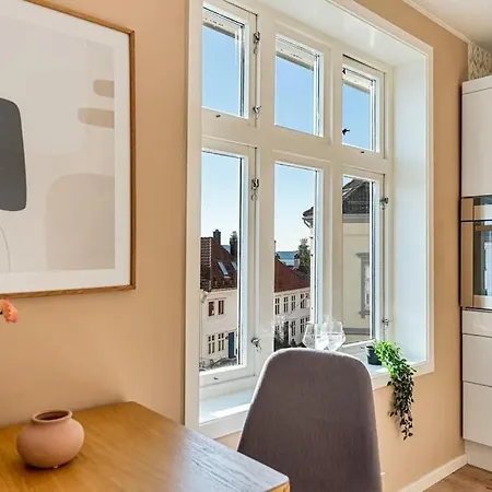 Cozy & Modern Apt In Historic Area Of Bergen! *